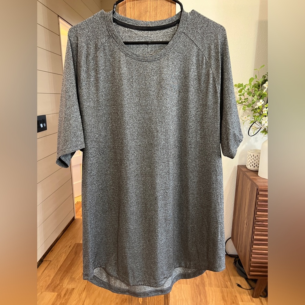 Drysense Tee
Color: charcoal grey color
Size: XL
